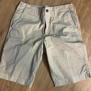 Men’s American Eagle 31” waist long khaki shorts